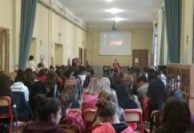 25 novembre e Liceo delle scienze umane, economico-sociale: le classi quinte impegnate in una performance per la giornata. Incontrano e dialogano con l’associazione Donne contro la violenza