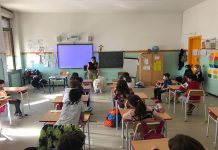 Madignano – Il samoiedo ‘Meg’ sale in cattedra, lezione a quattro zampe alla primaria