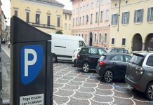 Stalli blu, da lunedì ripasso della segnaletica orizzontale parcheggi