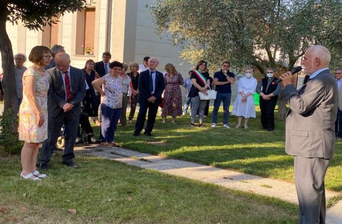 rivolta vivere insieme