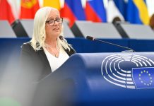 Bullismo online. Appello per una legge europea: la testimonianza di Jackie Fox